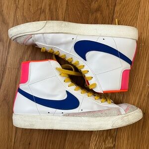Women’s Nike blazer 77’ size 9